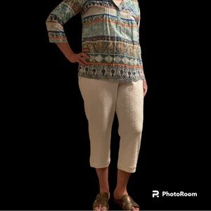 Kim Rogers Pull on Capris White Puff Flower Design Polyester Women Sz 14 EUC